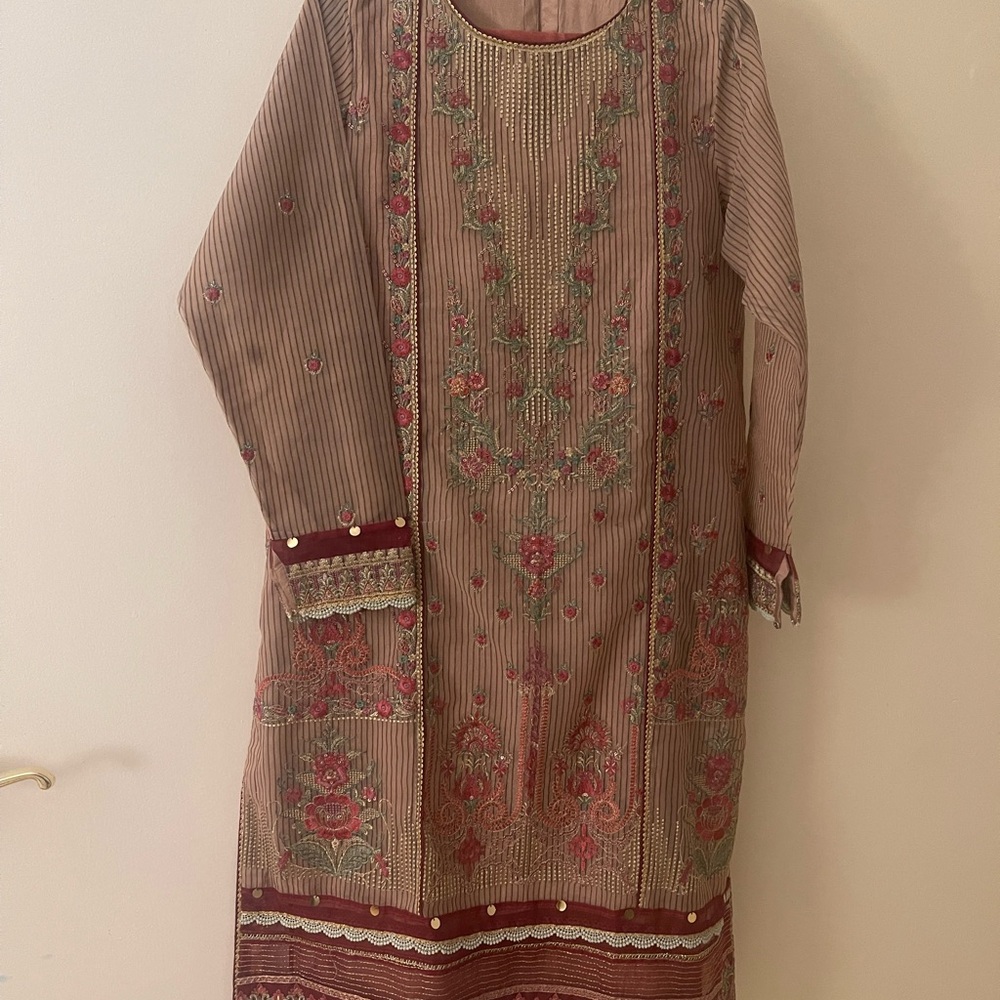 Tan Long Sleeve Crew Neck Dress for Casual Occasions